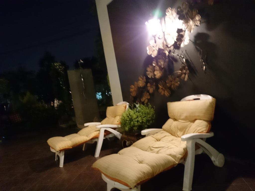 Capital O 1051 Pagoda House Чиангмай Экстерьер фото